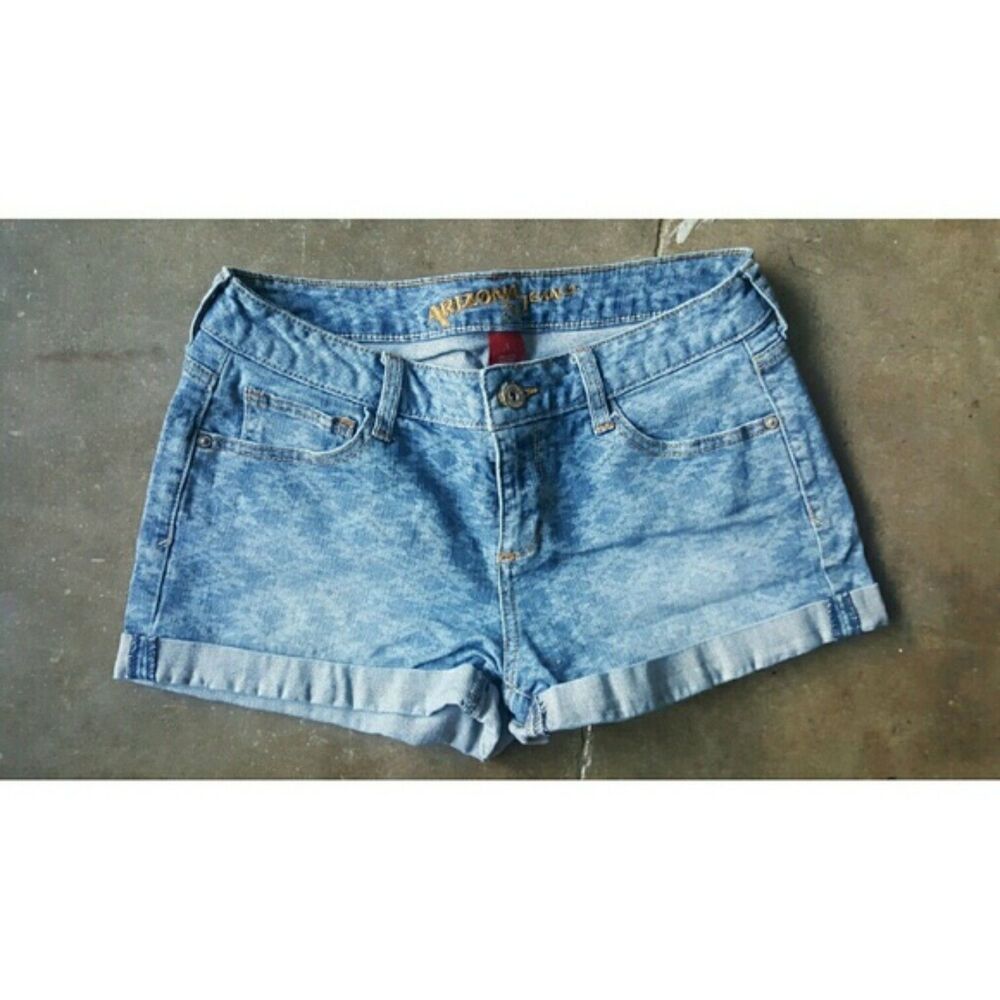 Geometric Native Print Faded Cuffed Jean Short